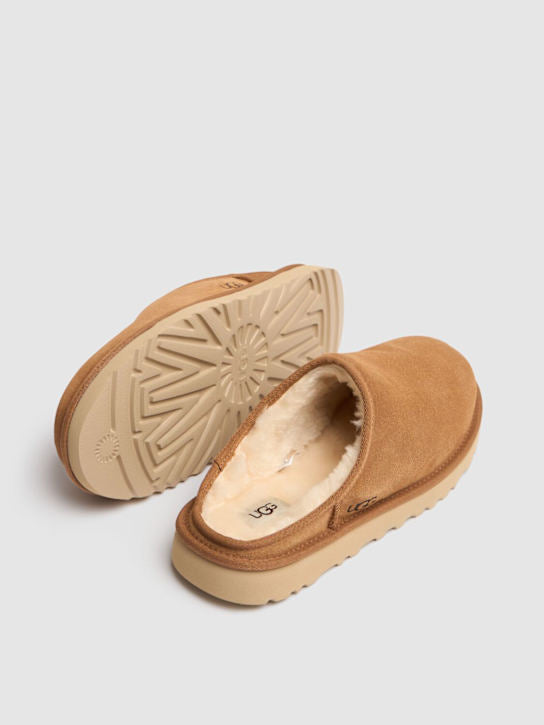 UGG  Classic Slip-On